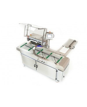 Bread bagging and packaging line station