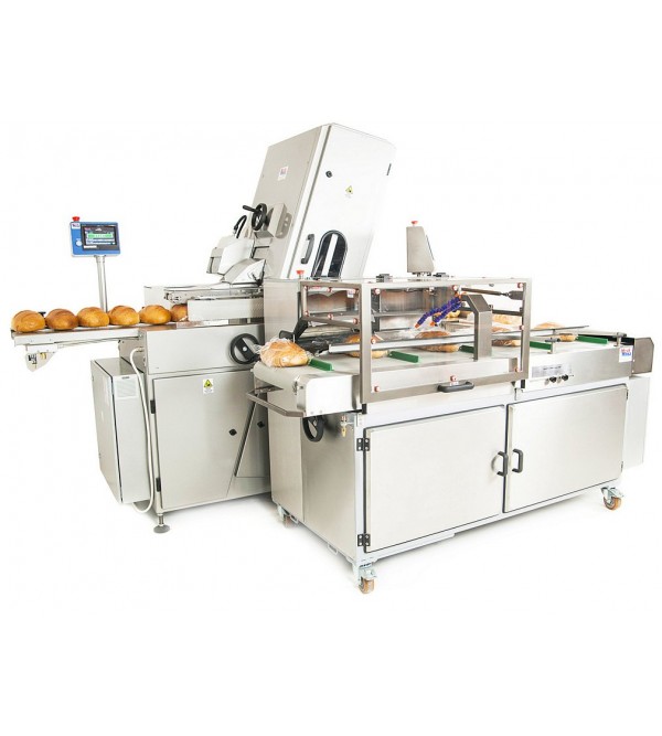 Bread bagging and packaging line station